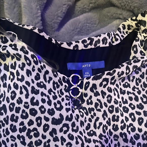 Apt. 9 Black and Leopard Blouse EUC RETAIL $29 ❤️ - Picture 2 of 4